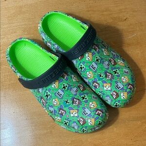 Minecraft Kids Printed Slip-On Sandals with Black Heel Strap. Size 5